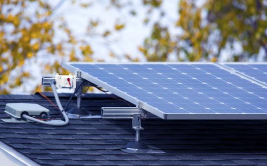 A Complete Guide on How to Install a Solar Panel at Home